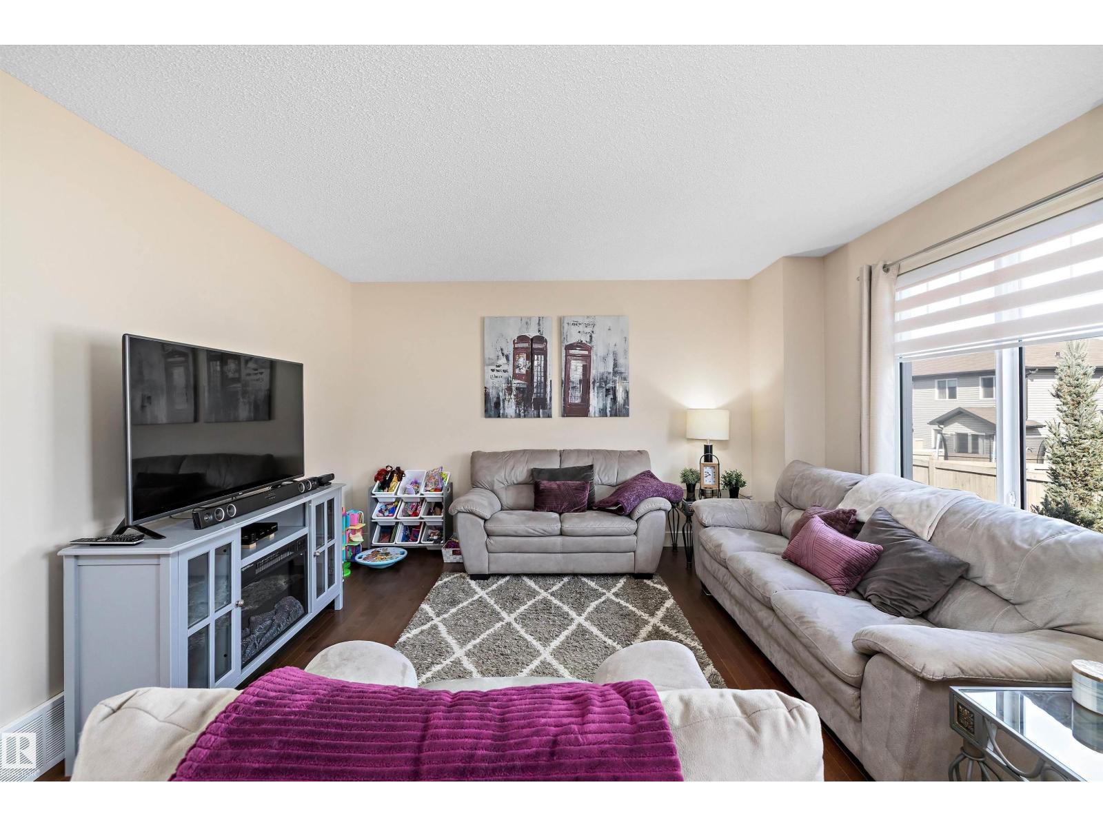 Photo 4 of 28 2922 Maple Wy Nw Nw, Edmonton AB