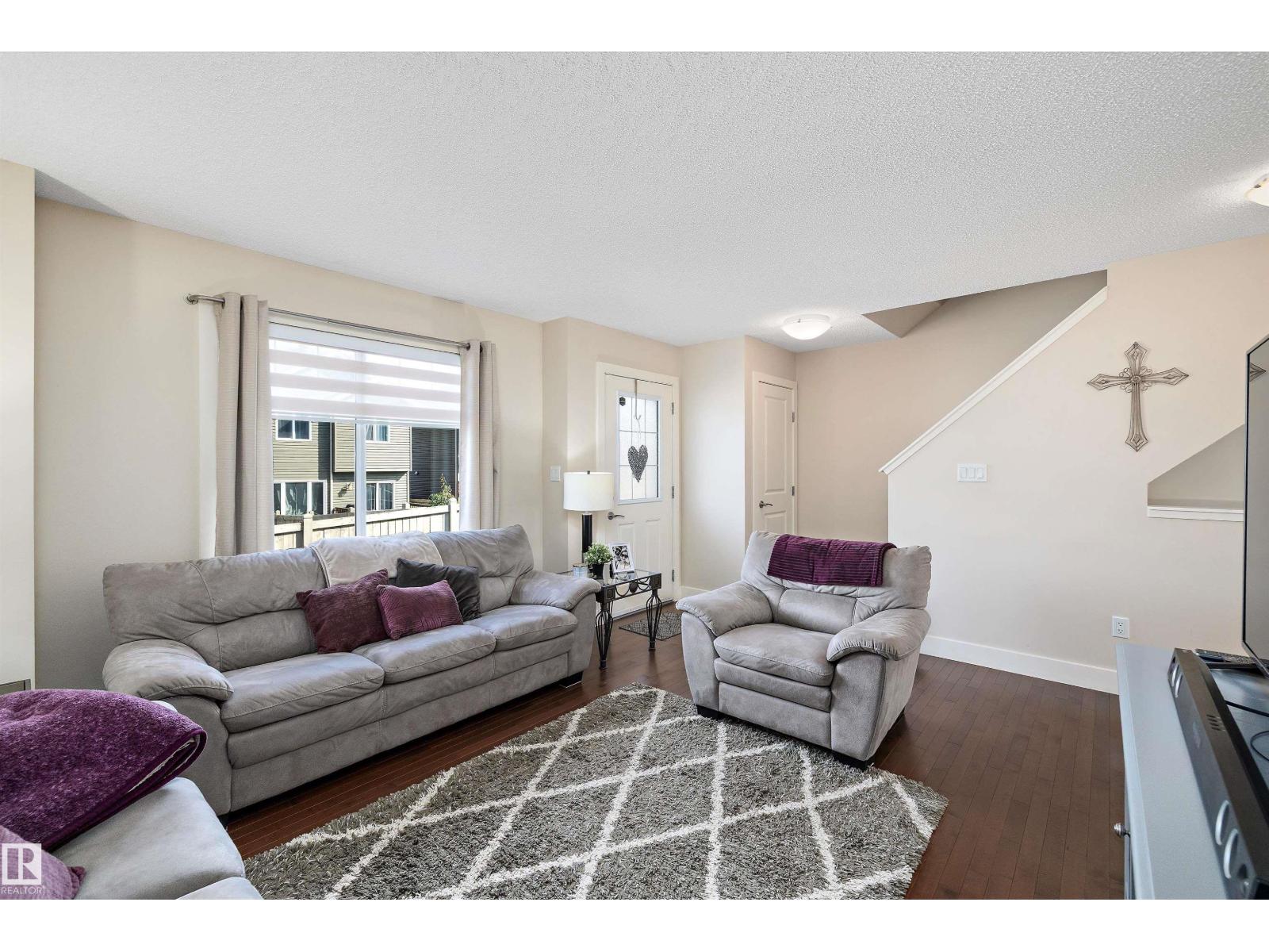 Photo 5 of 28 2922 Maple Wy Nw Nw, Edmonton AB