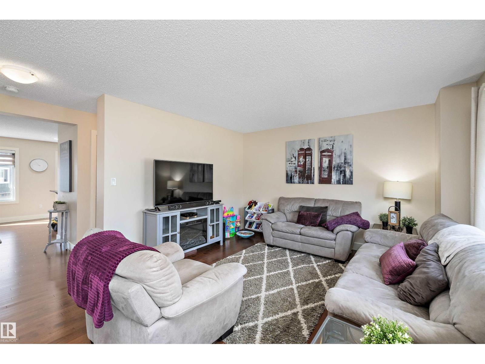 Photo 6 of 28 2922 Maple Wy Nw Nw, Edmonton AB