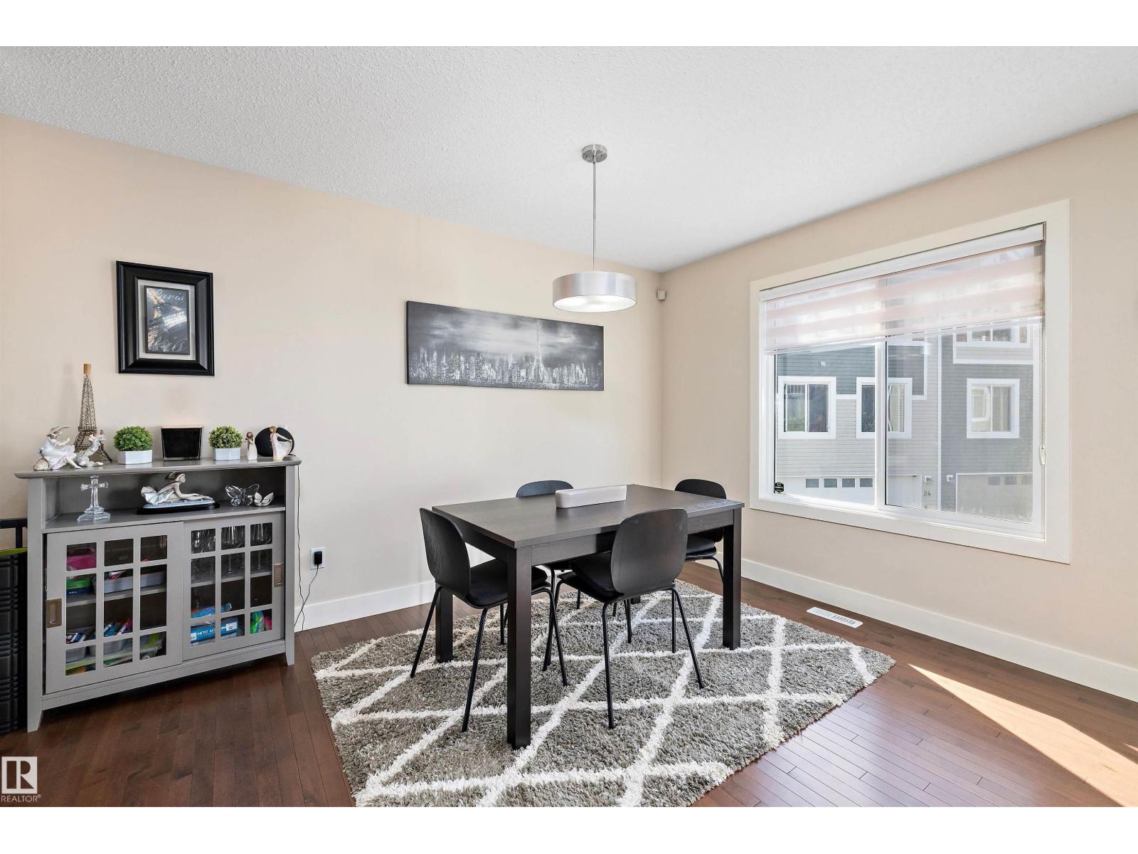 Photo 7 of 28 2922 Maple Wy Nw Nw, Edmonton AB