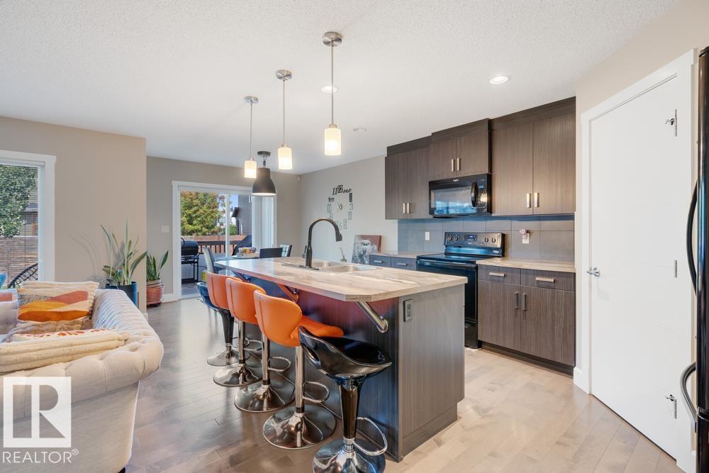 Photo 10 of 2366 Ware Cr Sw, Edmonton AB