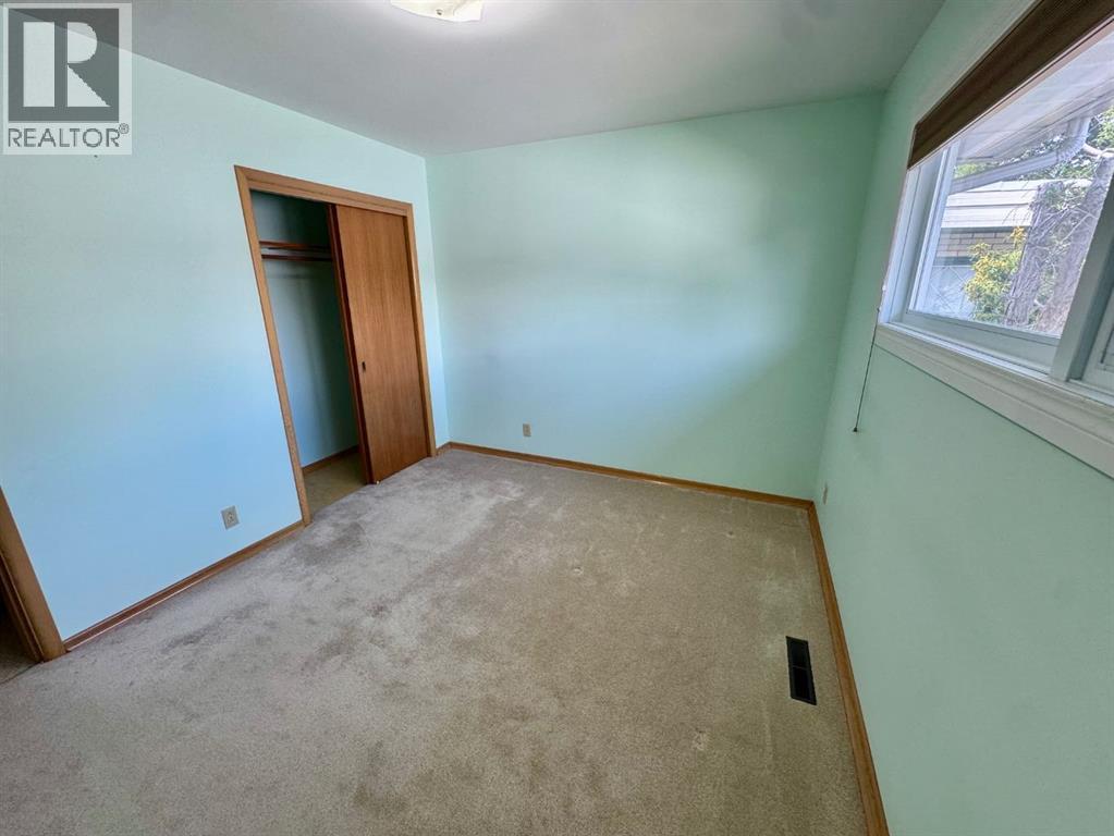 Photo 8 of 1025 25 Street S, Lethbridge AB