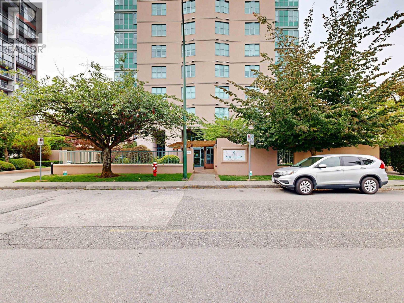 Photo 2 of 202 1555 Eastern Avenue, North Vancouver BC