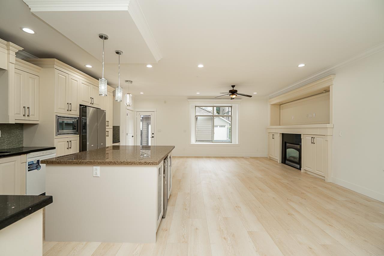 Photo 10 of 14636 36 A Avenue, Surrey BC