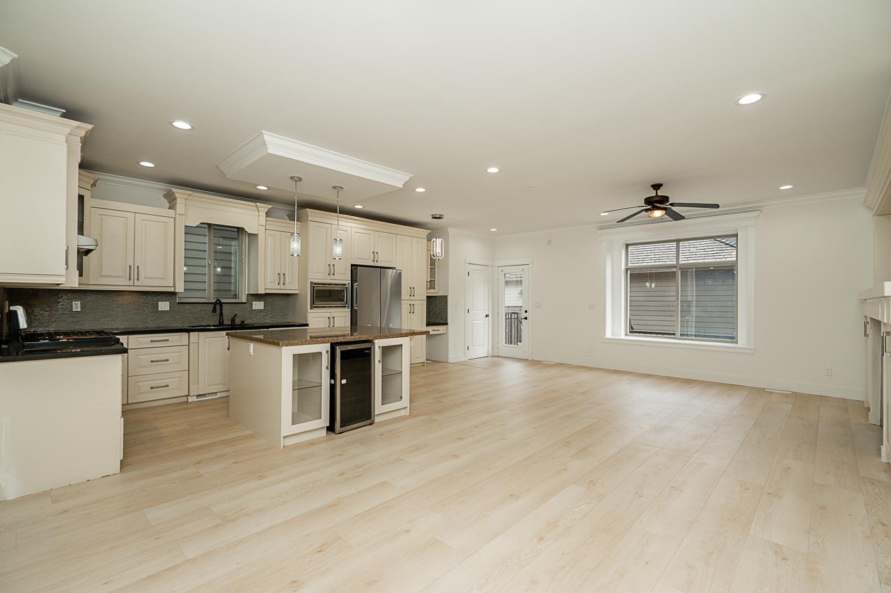 Photo 12 of 14636 36 A Avenue, Surrey BC