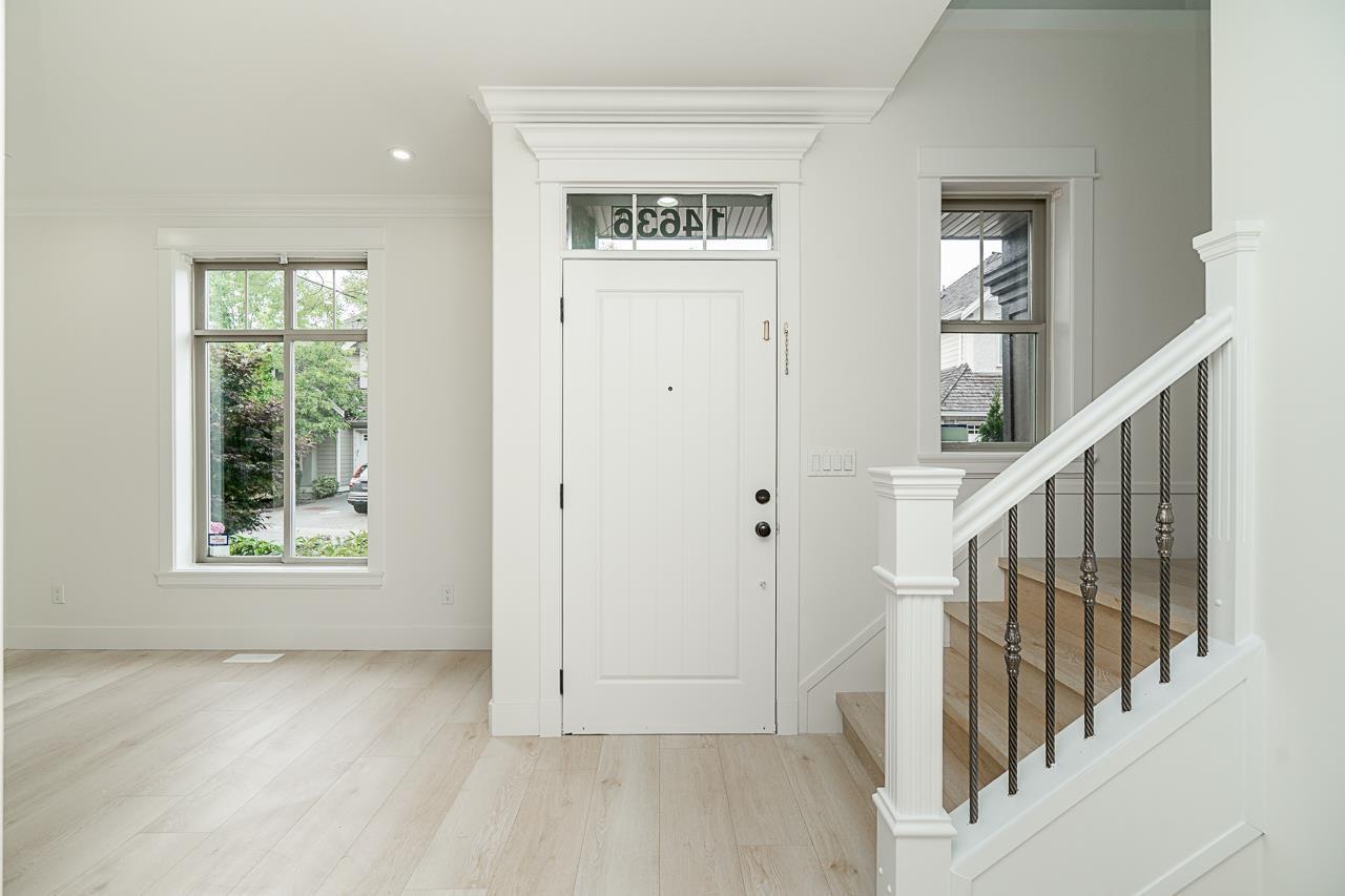 Photo 8 of 14636 36 A Avenue, Surrey BC