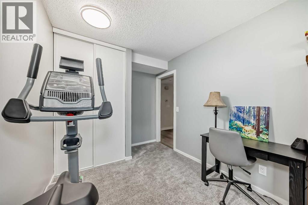 Photo 16 of 33 3800 Fonda Way Se, Calgary AB