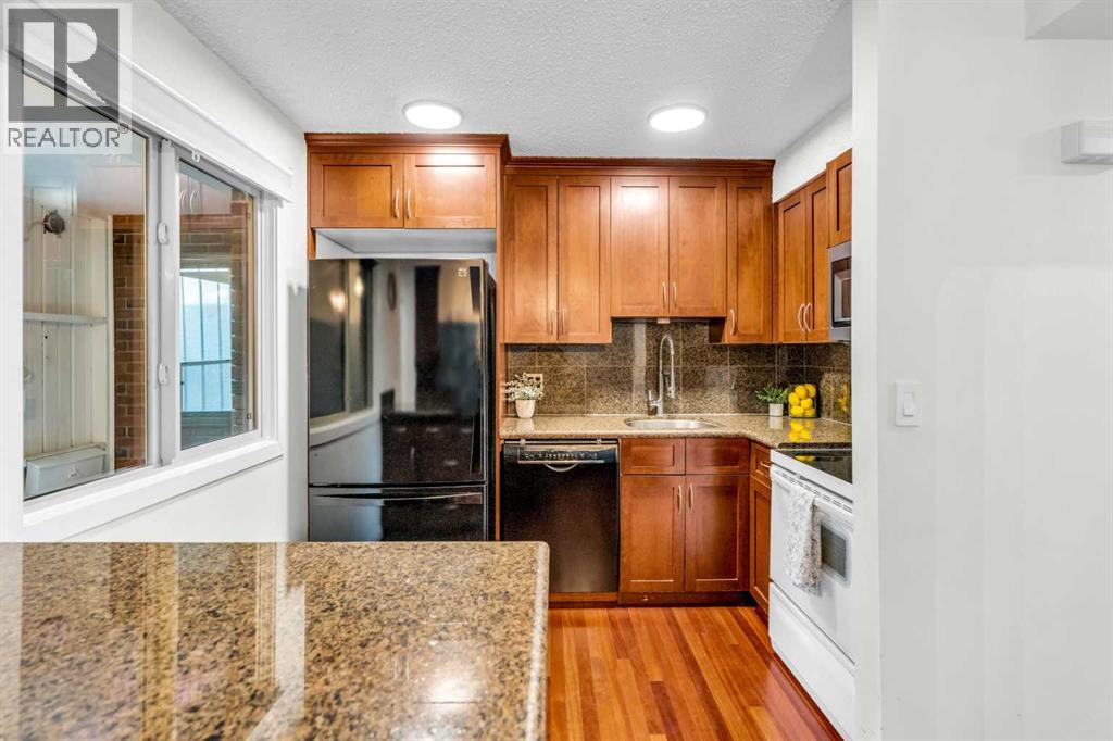 Photo 9 of 10 803 Varsity Estates Drive Nw, Calgary AB