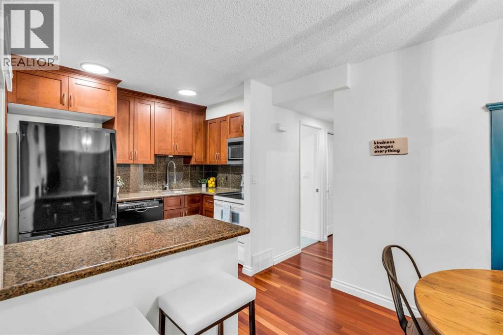 Photo 11 of 10 803 Varsity Estates Drive Nw, Calgary AB