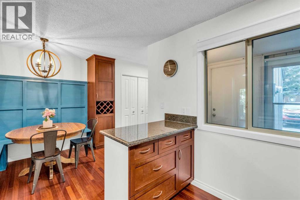 Photo 13 of 10 803 Varsity Estates Drive Nw, Calgary AB