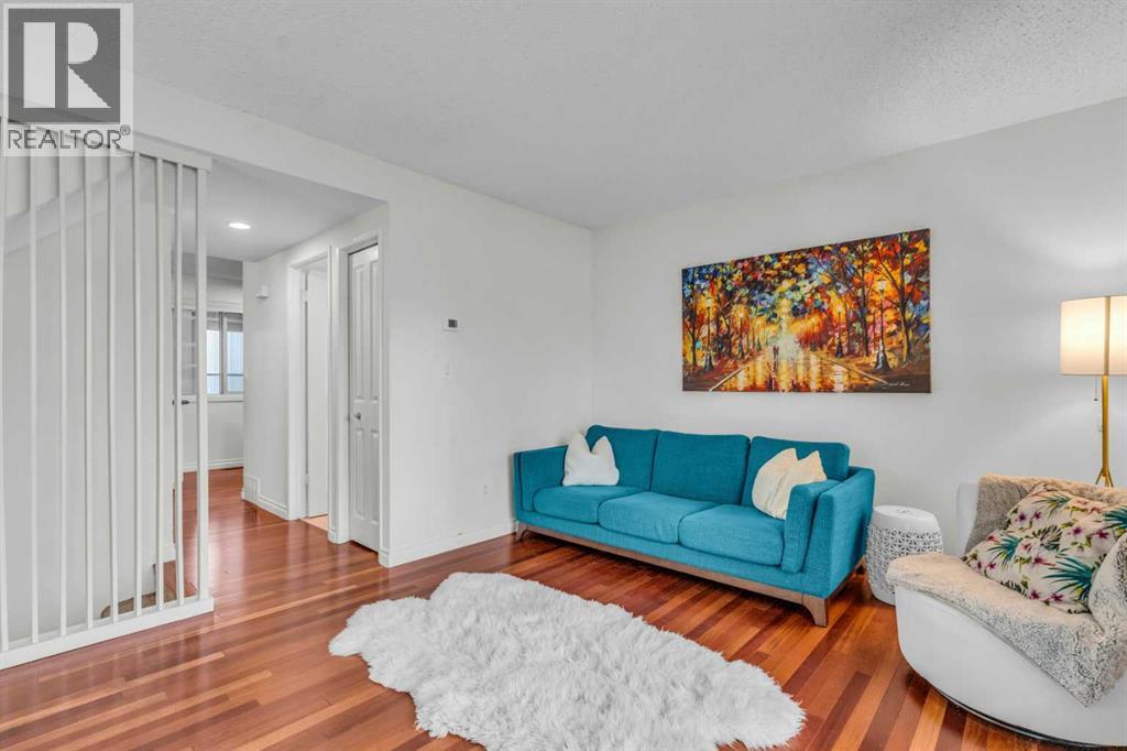 Photo 20 of 10 803 Varsity Estates Drive Nw, Calgary AB