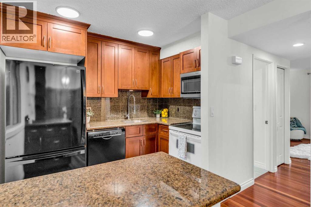 Photo 10 of 10 803 Varsity Estates Drive Nw, Calgary AB