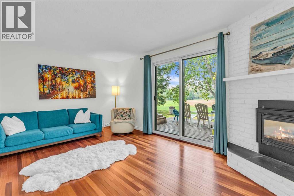 Photo 16 of 10 803 Varsity Estates Drive Nw, Calgary AB