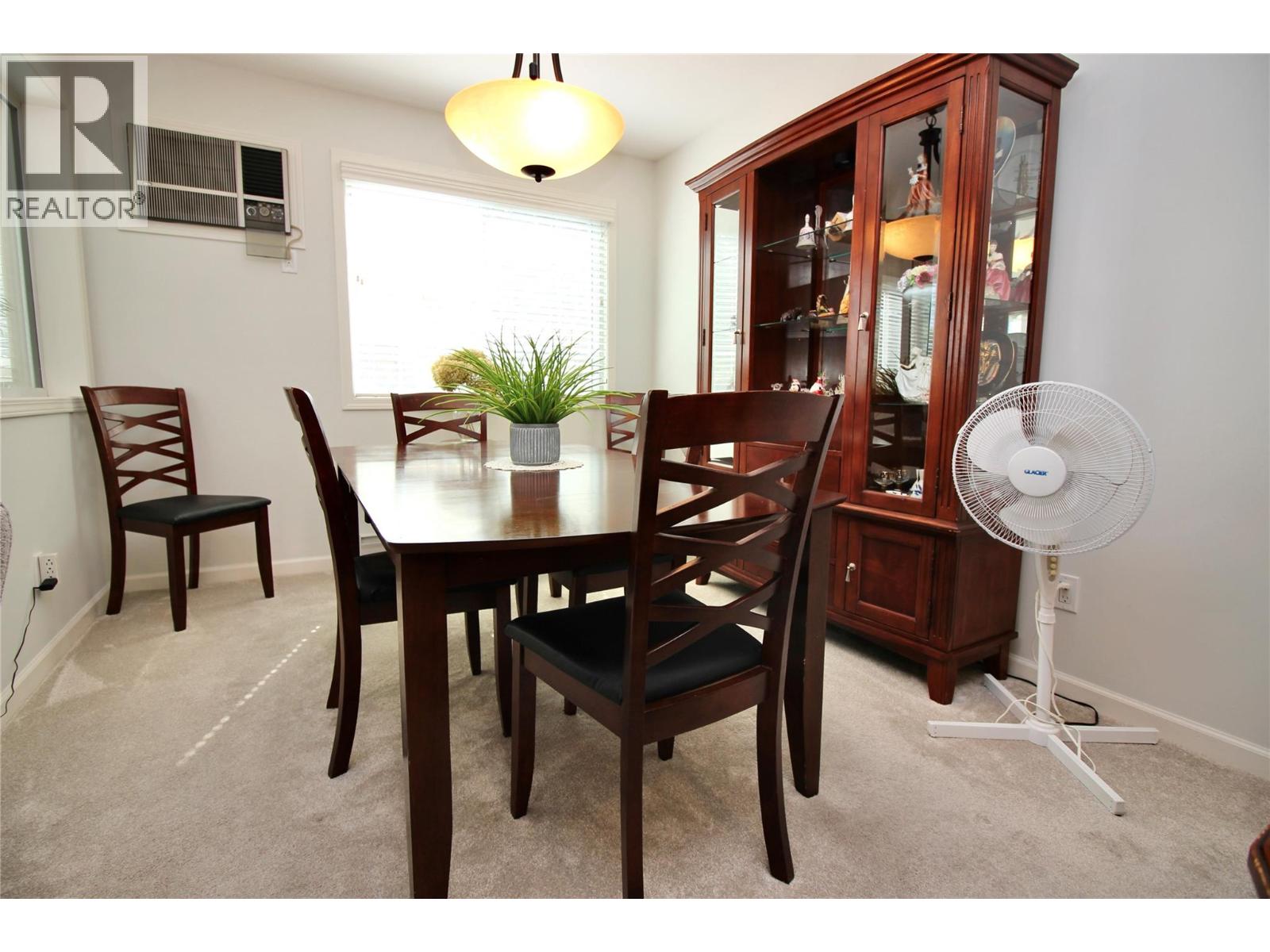 203 945 Lawrence Avenue, Kelowna