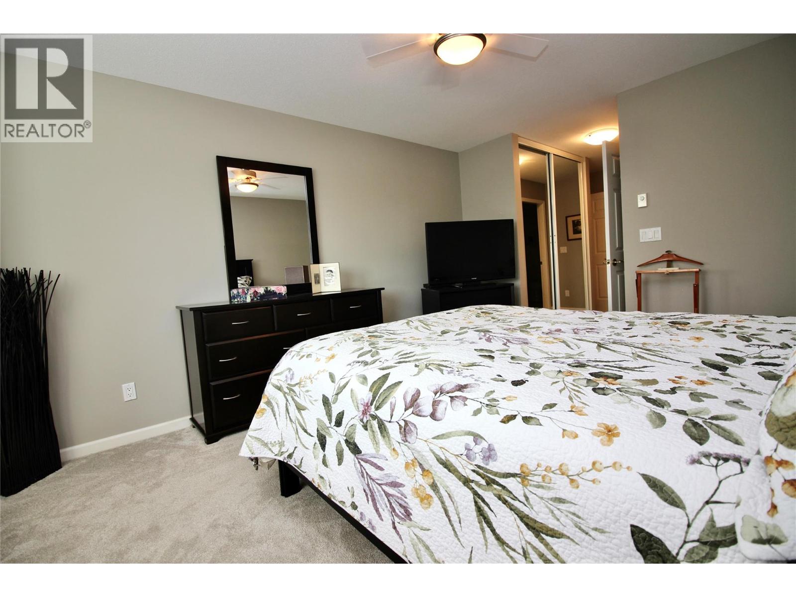 203 945 Lawrence Avenue, Kelowna