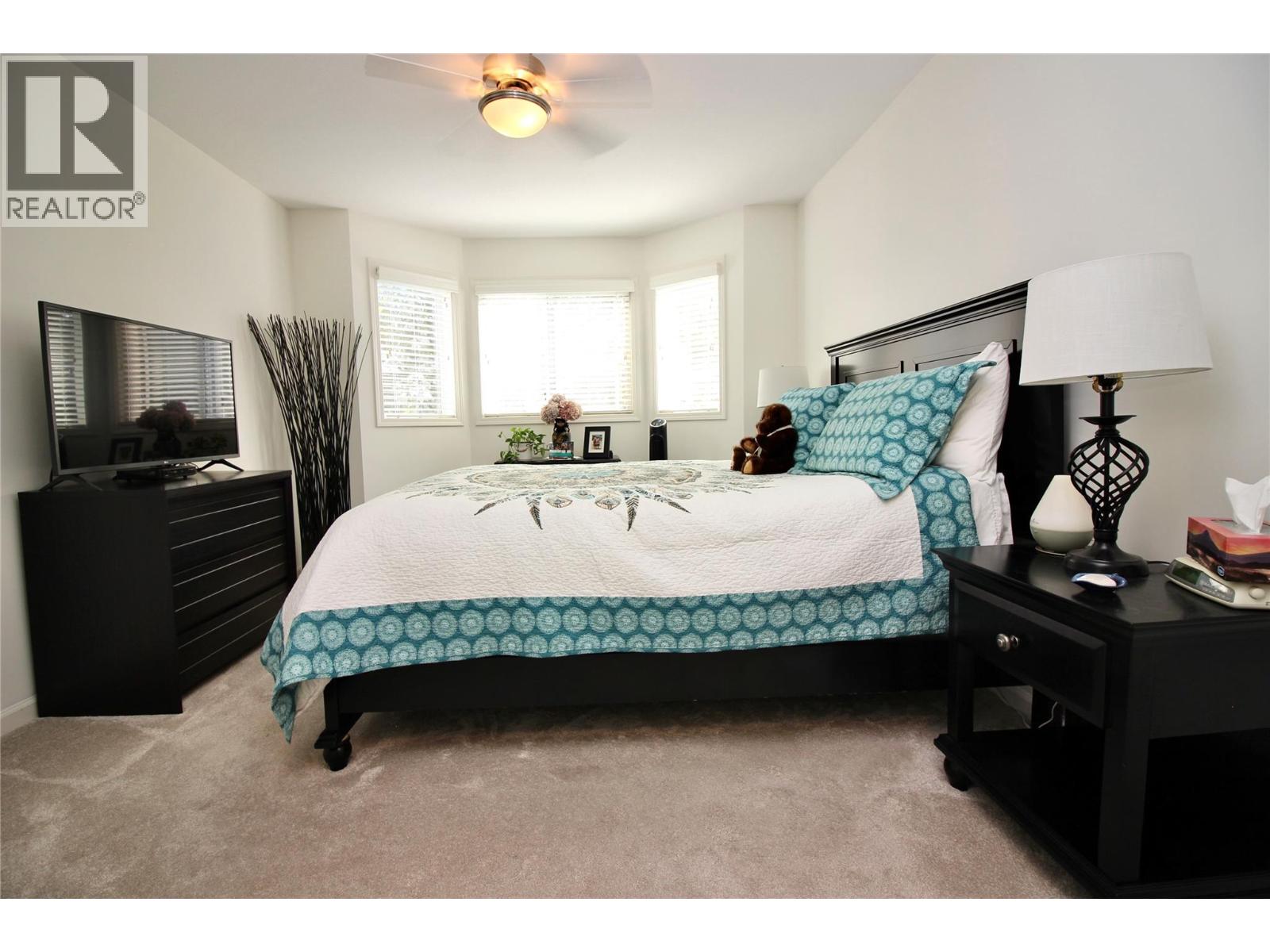 203 945 Lawrence Avenue, Kelowna