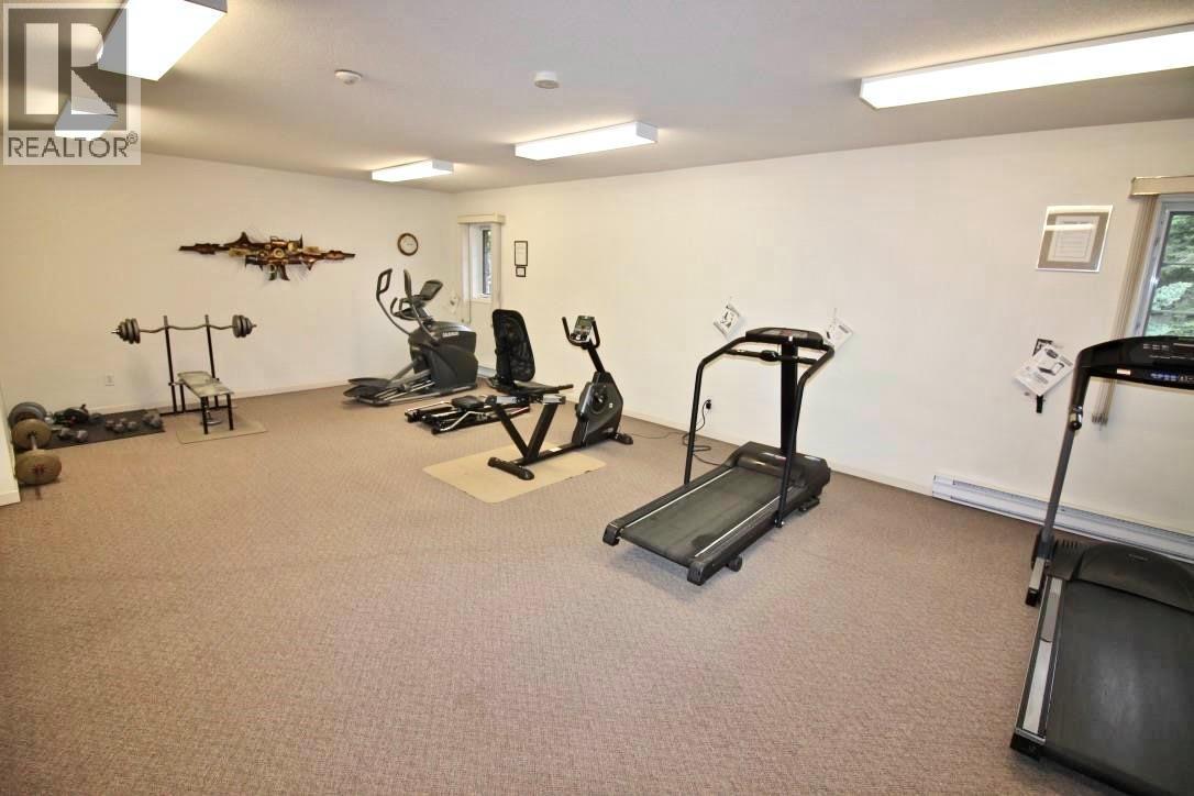 203 945 Lawrence Avenue, Kelowna