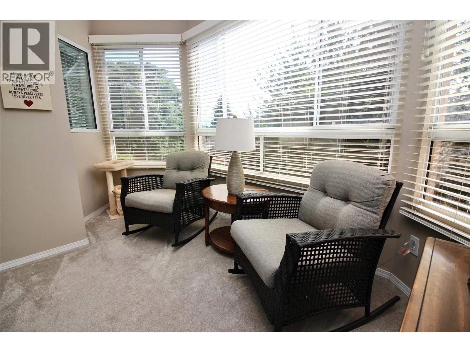 203 945 Lawrence Avenue, Kelowna