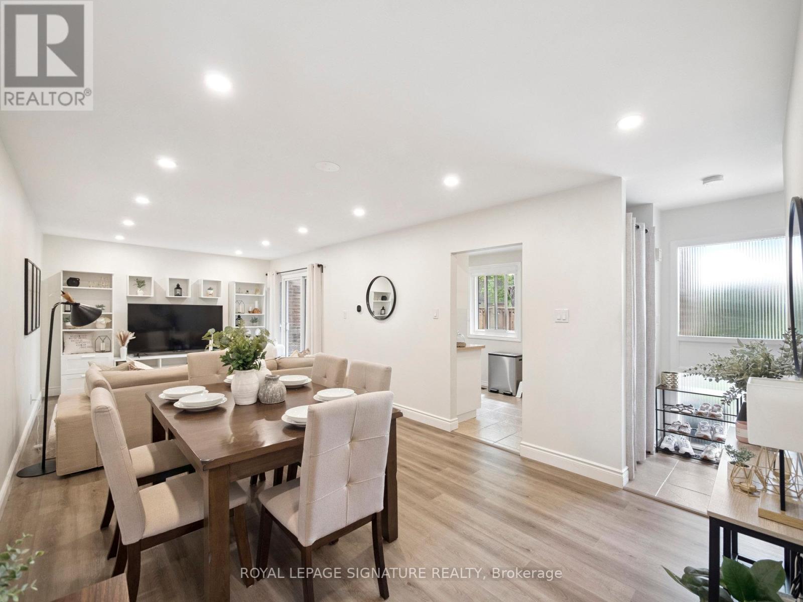 Photo 2 of 41 103 Dovedale Drive, Whitby ON