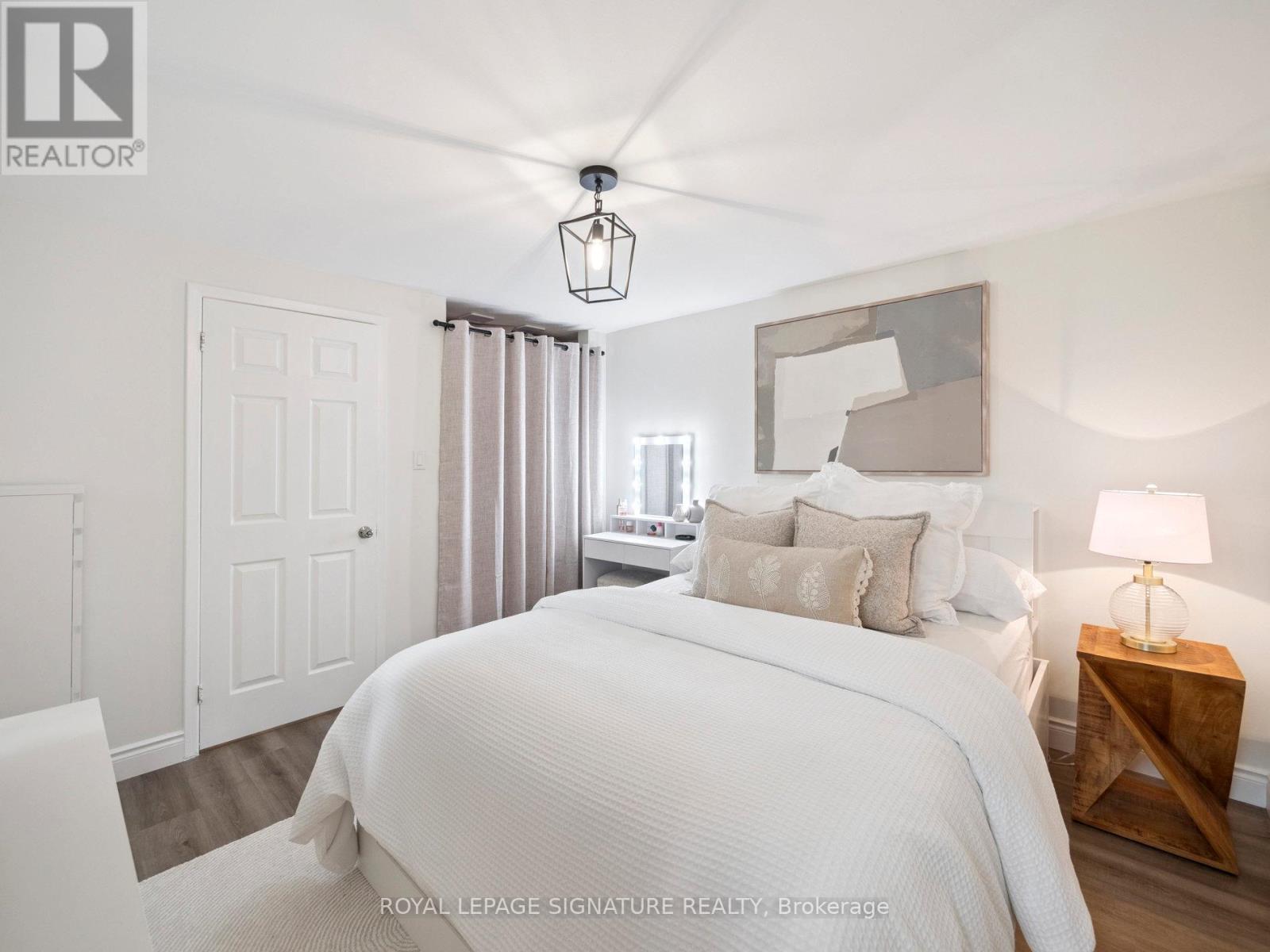Photo 20 of 41 103 Dovedale Drive, Whitby ON