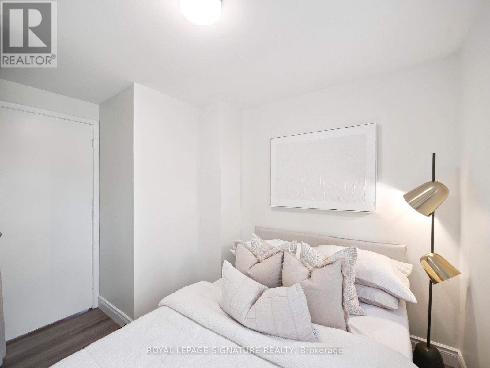 Photo 23 of 41 103 Dovedale Drive, Whitby ON