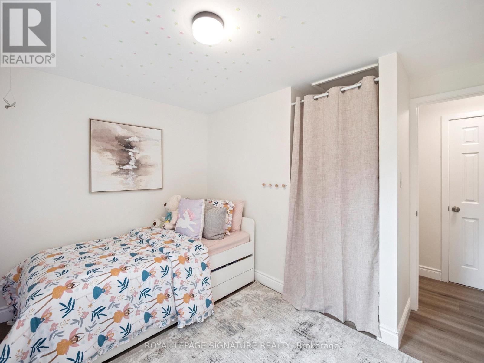 Photo 25 of 41 103 Dovedale Drive, Whitby ON