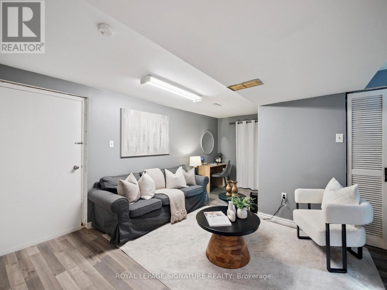 Photo 29 of 41 103 Dovedale Drive, Whitby ON
