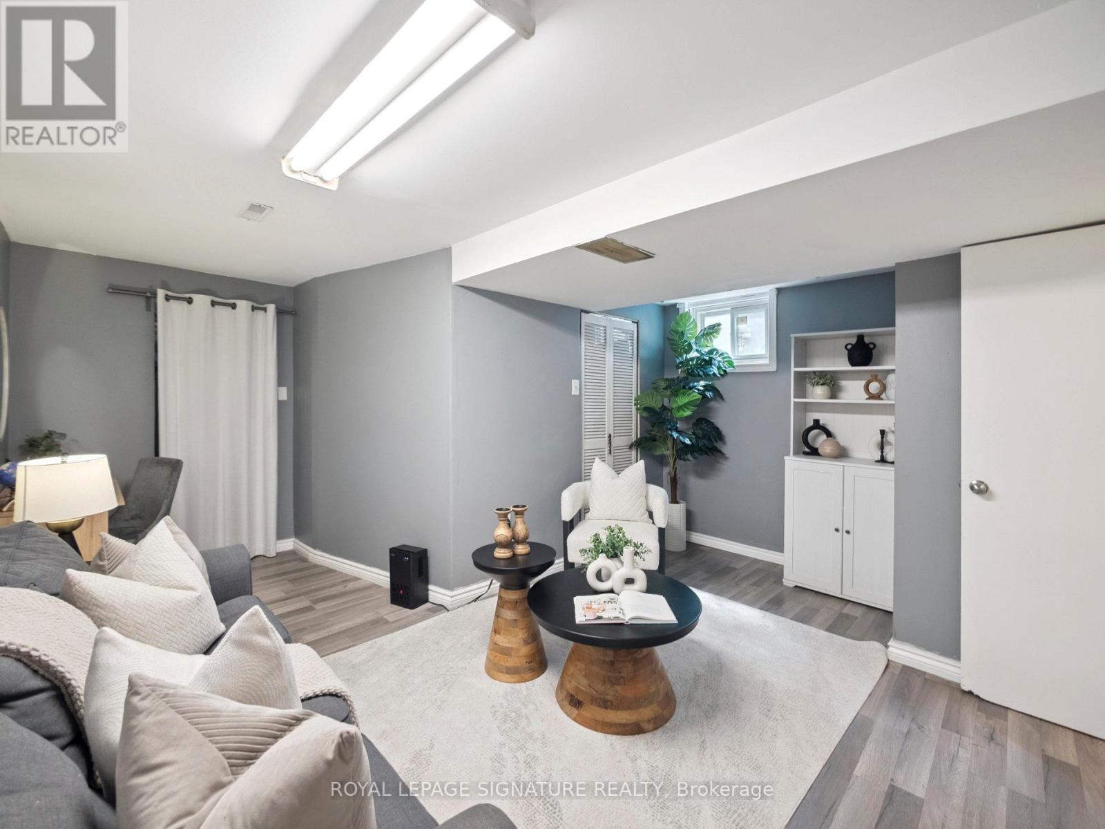 Photo 30 of 41 103 Dovedale Drive, Whitby ON