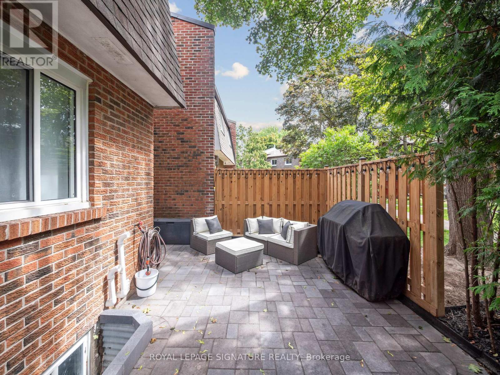 Photo 36 of 41 103 Dovedale Drive, Whitby ON