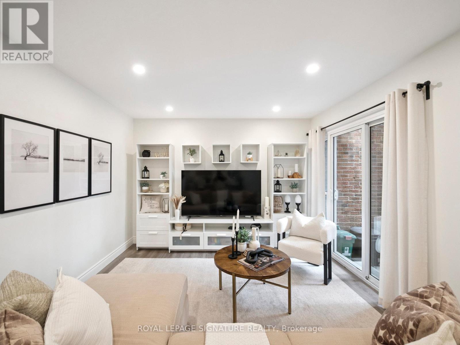 Photo 7 of 41 103 Dovedale Drive, Whitby ON