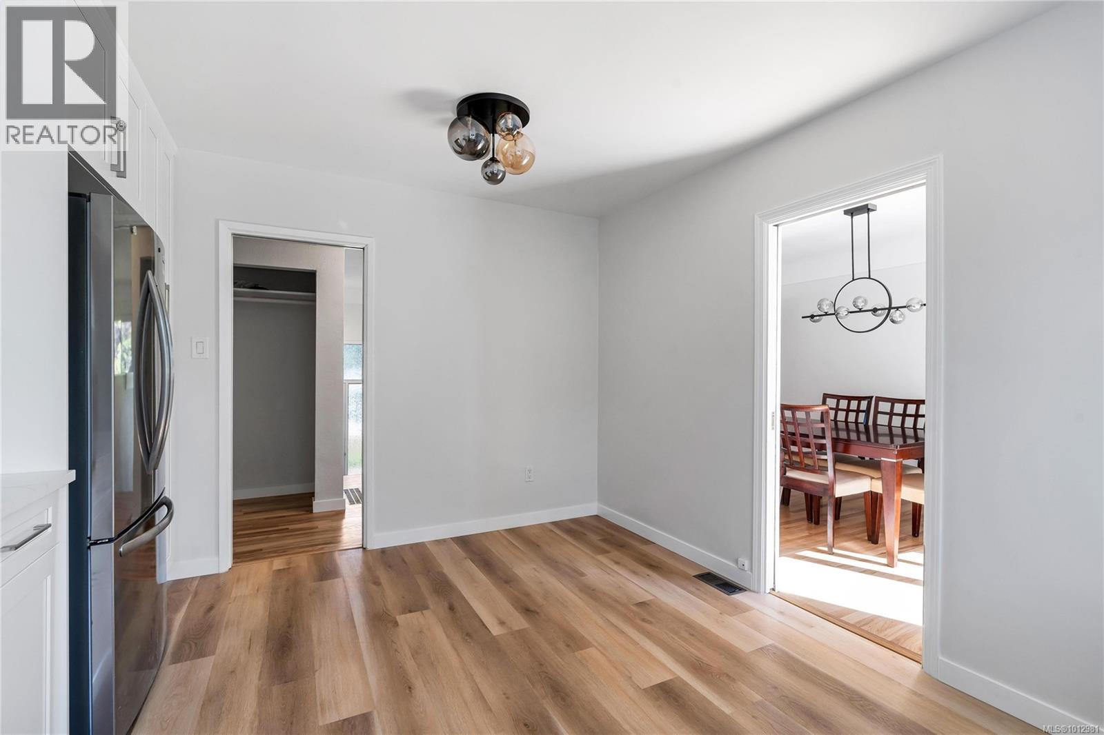 1431 EDGEWARE RD - 8