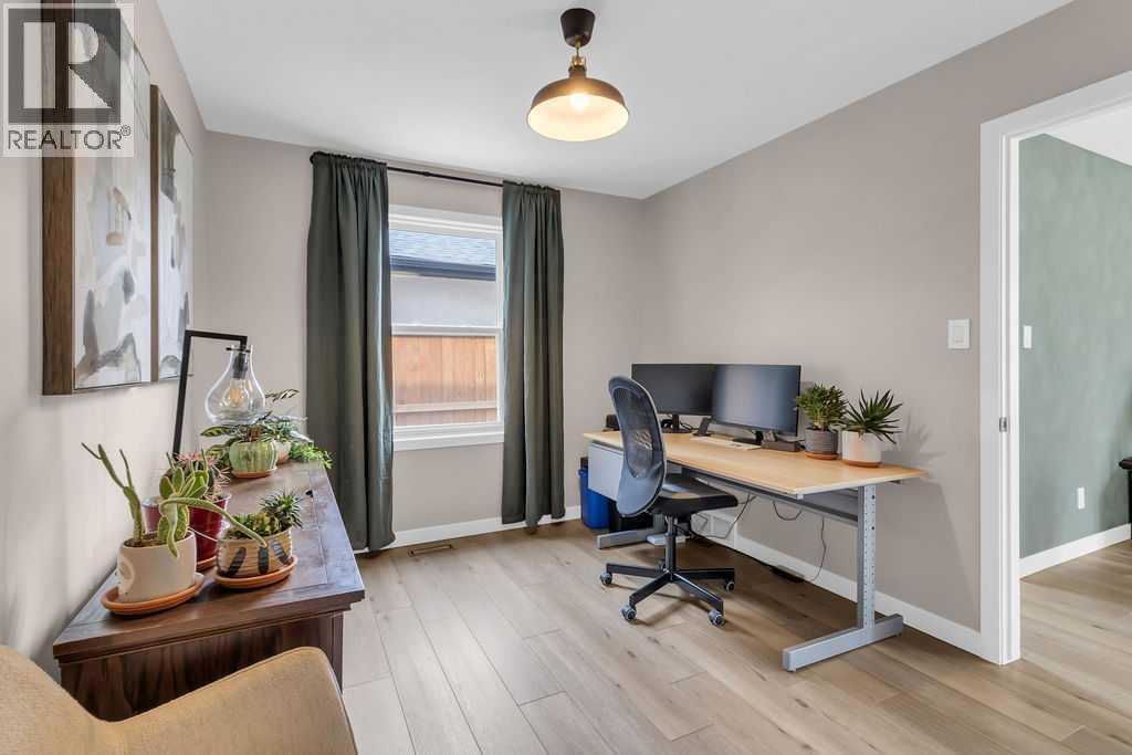 Photo 16 of 212 Cedarille Green Sw, Calgary AB