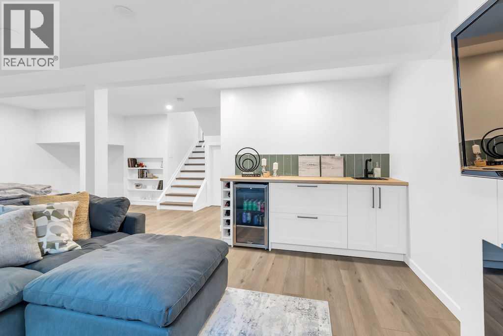 Photo 36 of 212 Cedarille Green Sw, Calgary AB