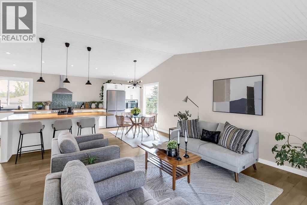 Photo 7 of 212 Cedarille Green Sw, Calgary AB