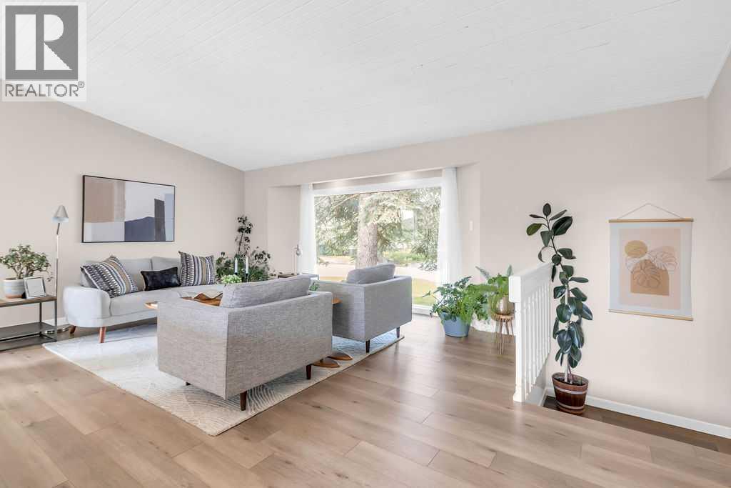 Photo 8 of 212 Cedarille Green Sw, Calgary AB
