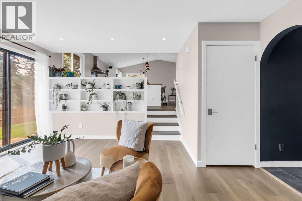 Photo 9 of 212 Cedarille Green Sw, Calgary AB