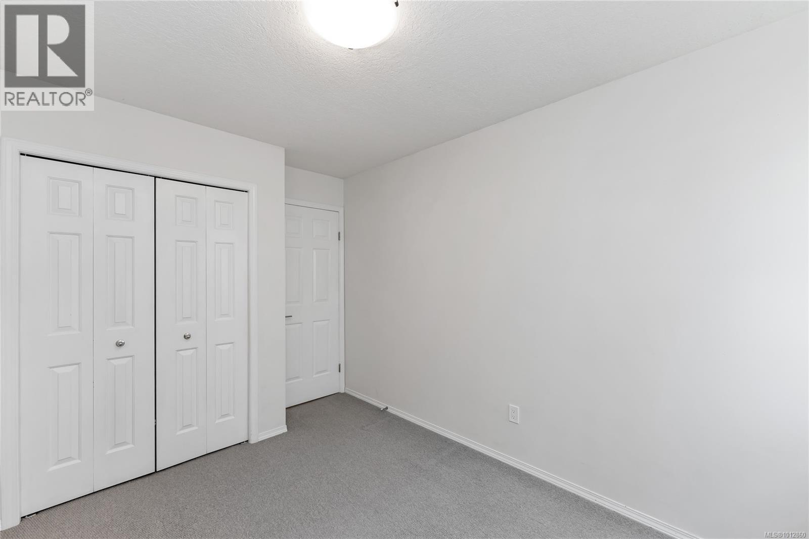 Photo 19 of 1717 Applewood Pl, Saanich BC