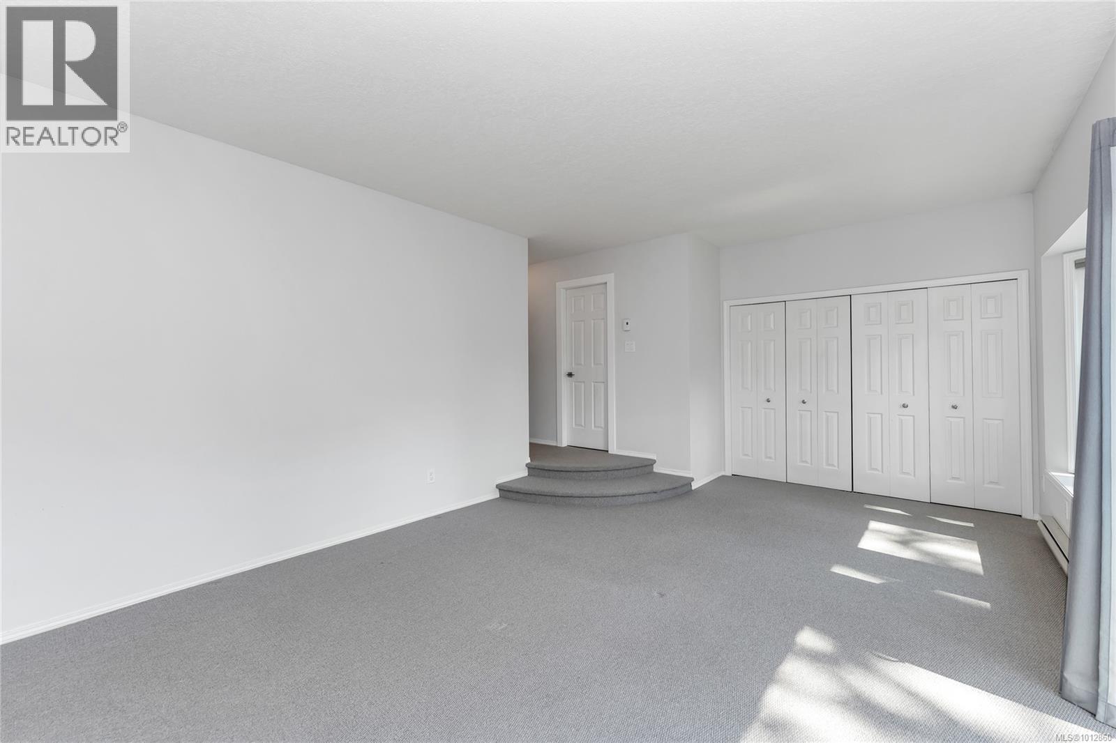 Photo 17 of 1717 Applewood Pl, Saanich BC