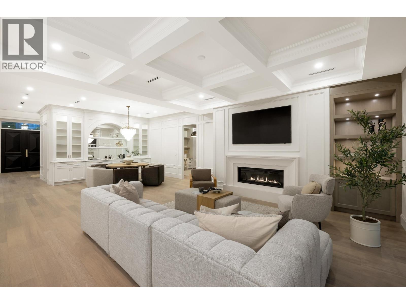 Photo 10 of 8316 Government Road, Burnaby BC