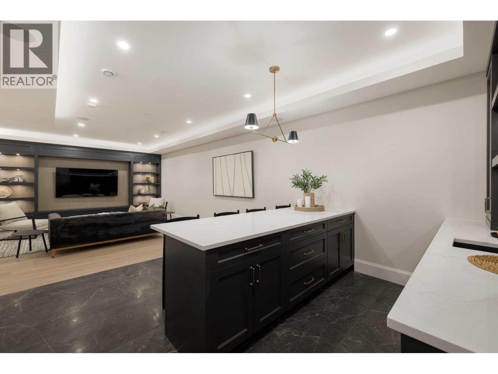 Photo 33 of 8316 Government Road, Burnaby BC