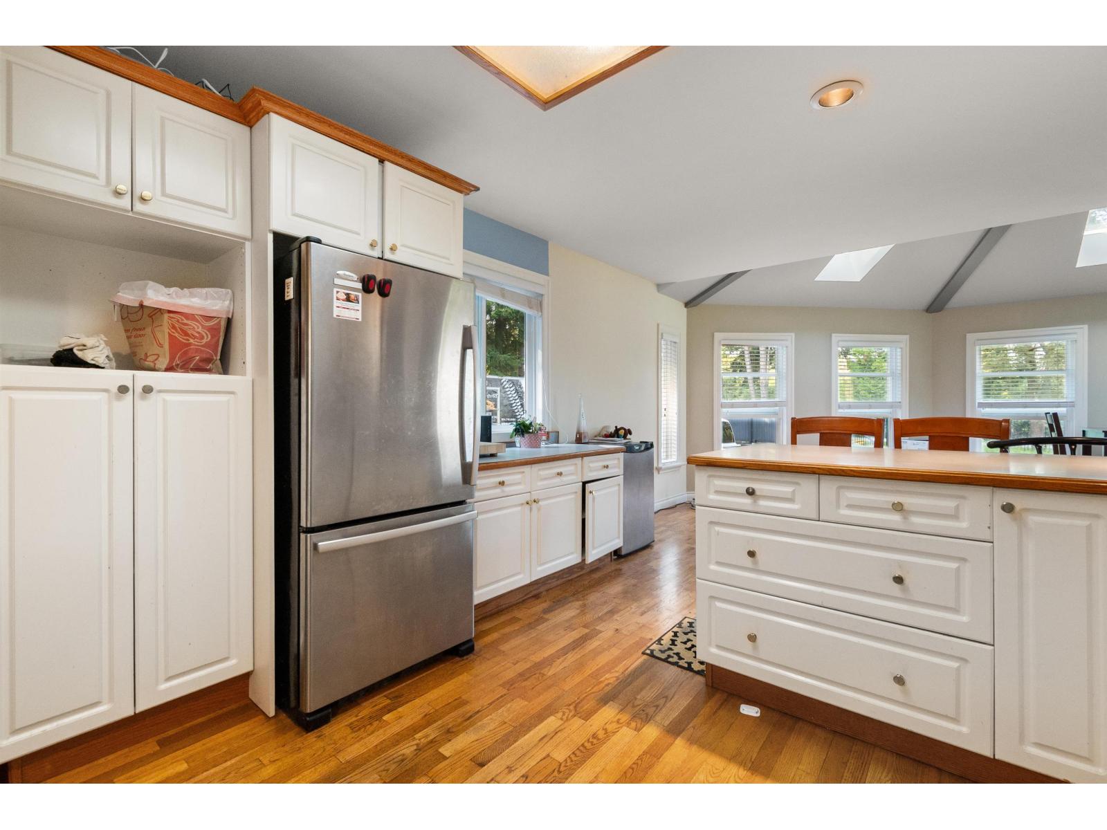 Photo 9 of 22526 Old Yale Road, Langley BC