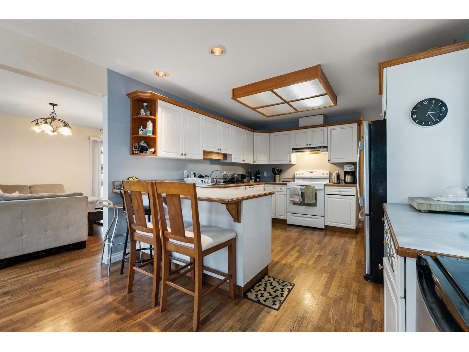 Photo 8 of 22526 Old Yale Road, Langley BC