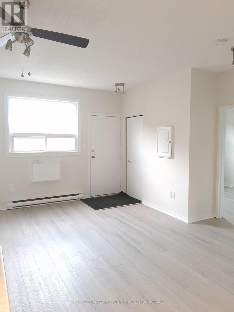 Photo 3 of 2 109 George Street, St Catharines ON