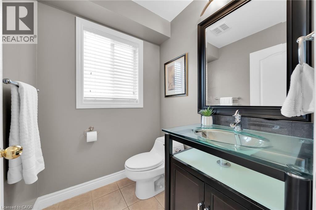Photo 10 of 28 Ranchero Drive, Brampton ON