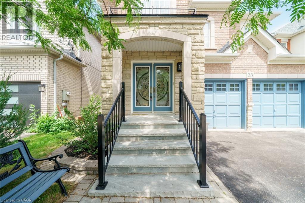 Photo 5 of 28 Ranchero Drive, Brampton ON