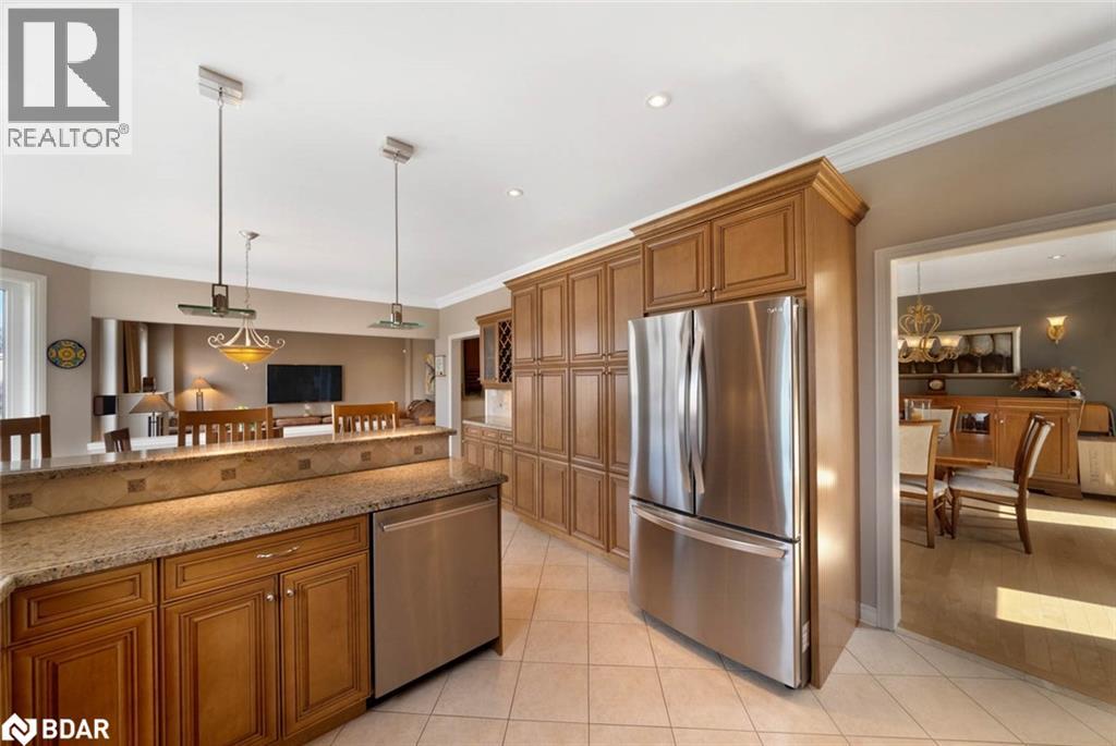 Photo 15 of 14 Regalia Way, Barrie ON