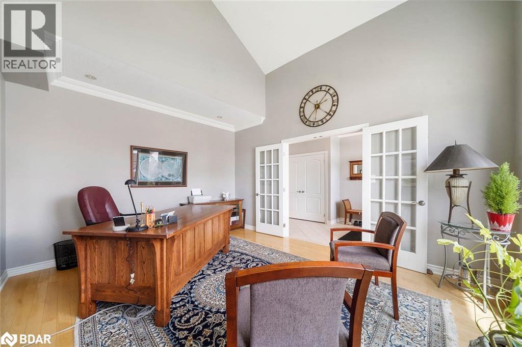 Photo 4 of 14 Regalia Way, Barrie ON