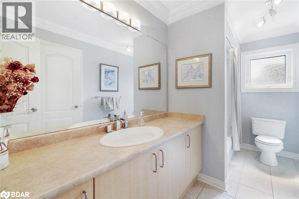Photo 18 of 14 Regalia Way, Barrie ON