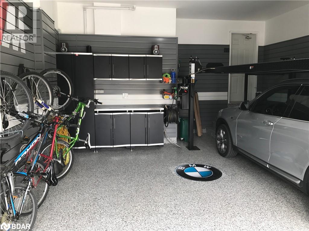 Photo 26 of 14 Regalia Way, Barrie ON