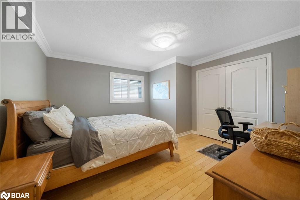Photo 22 of 14 Regalia Way, Barrie ON